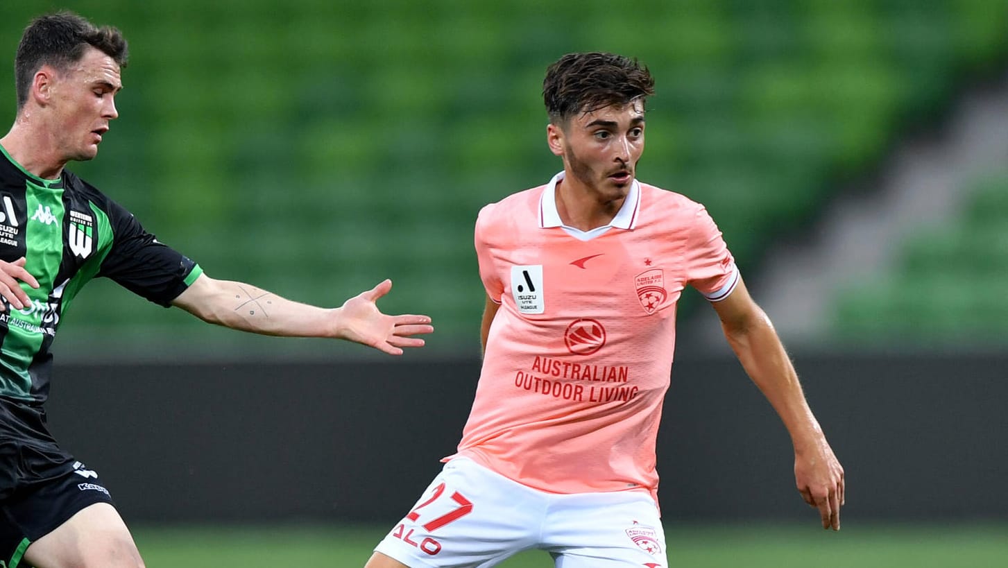 Josh Cavallo (re.): Der Australier ist der einzige aktive Profifußballer, der offen zu seiner Homosexualität steht. Josh Cavallo (re.): Der Australier ist der einzige aktive Profifußballer, der offen zu seiner Homosexualität steht.