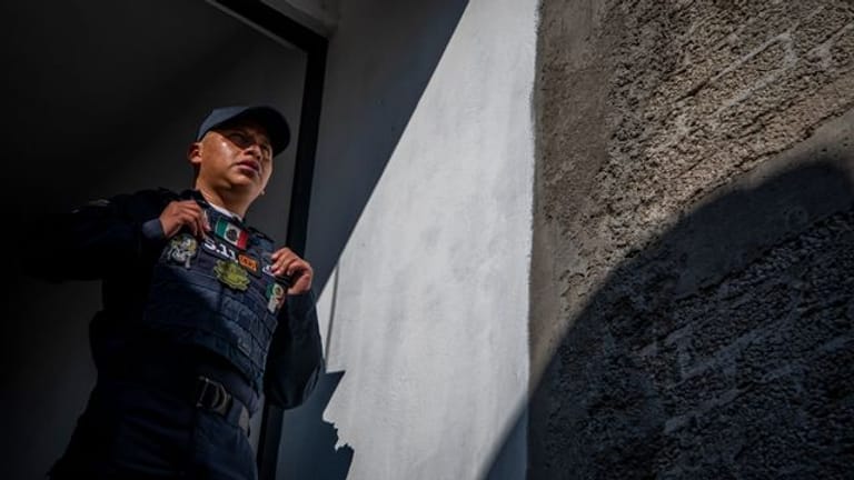 Der 29 Jahre alte Alan Galván arbeitet als Polizeibeamter in Mexiko-Stadt.