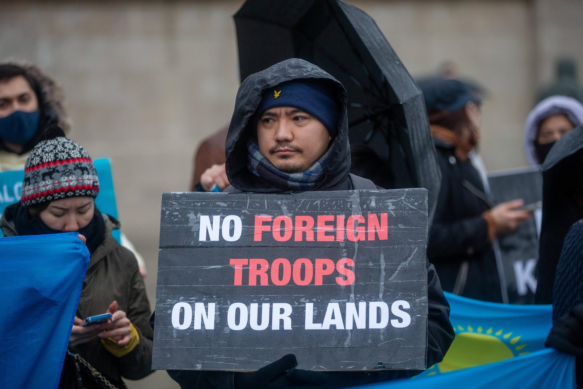 Proteste in London: Auch in England gehen zahlreiche Demonstranten aus Solidarität mit den Menschen in Kasachstan auf die Straße.