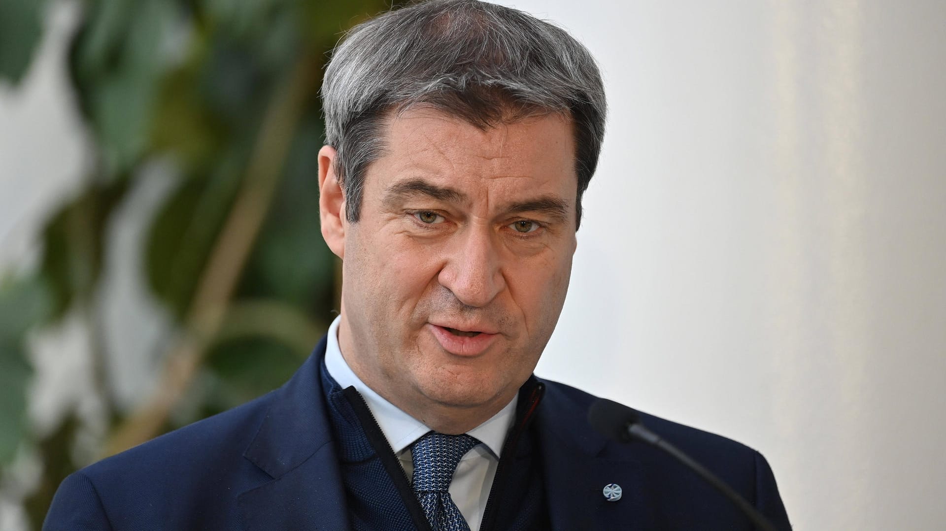 Markus Söder: Bayerns Ministerpräsident findet die Regelungen zur Spielabsage in der Bundesliga durch die Corona-Pandemie nicht mehr zeitgemäß. Markus Söder: Bayerns Ministerpräsident findet die Regelungen zur Spielabsage in der Bundesliga durch die Corona-Pandemie nicht mehr zeitgemäß.