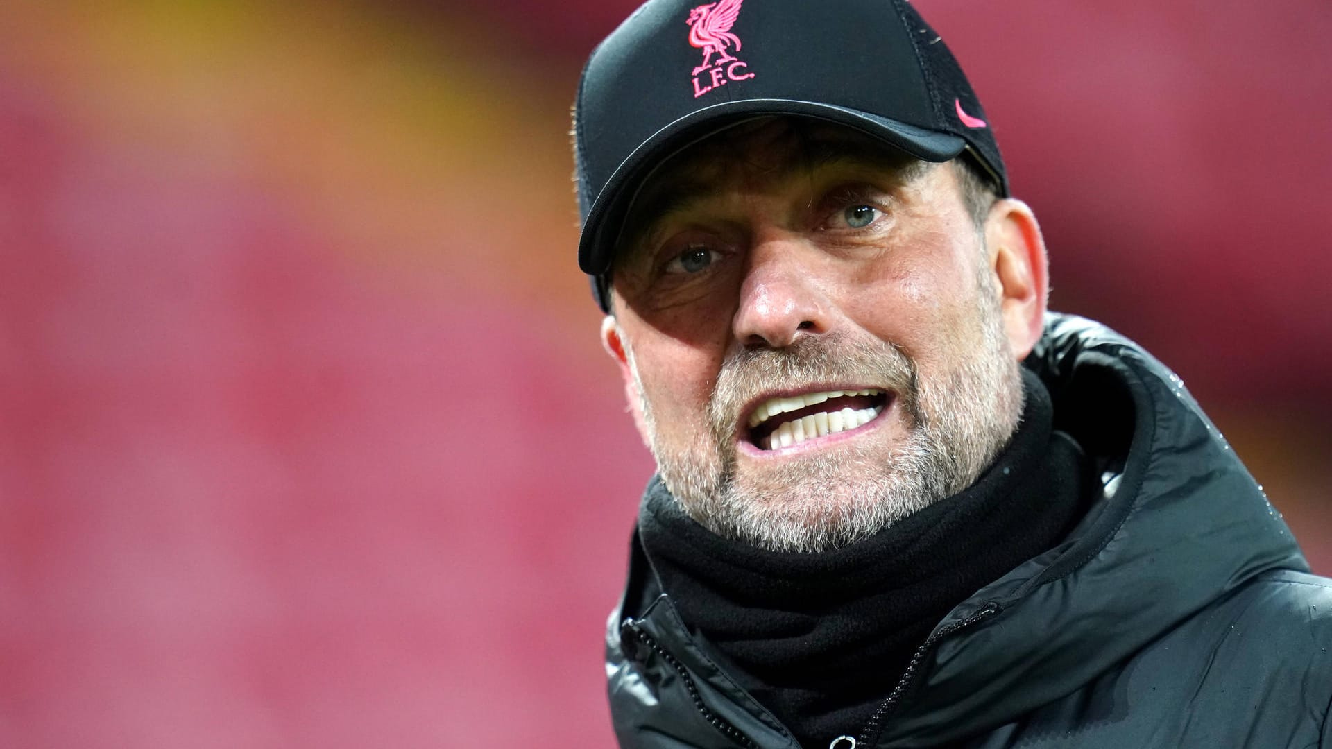 Jürgen Klopp kehrt nur eine Woche nach seinem positiven Corona-Test auf die Trainerbank des FC Liverpool zurück. Jürgen Klopp kehrt nur eine Woche nach seinem positiven Corona-Test auf die Trainerbank des FC Liverpool zurück.