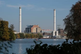 Das Heizkraftwerk Klingenberg an der Rummelsburger Bucht in Berlin (Archivbild).