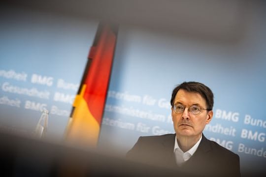 Bundesgesundheitsminister Karl Lauterbach bei einer Videokonferenz des Corona-Expertenrats.