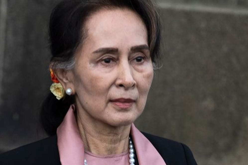 War bereits Anfang Dezember in zwei anderen Anklagepunkten schuldig gesprochen worden: Aung San Suu Kyi.