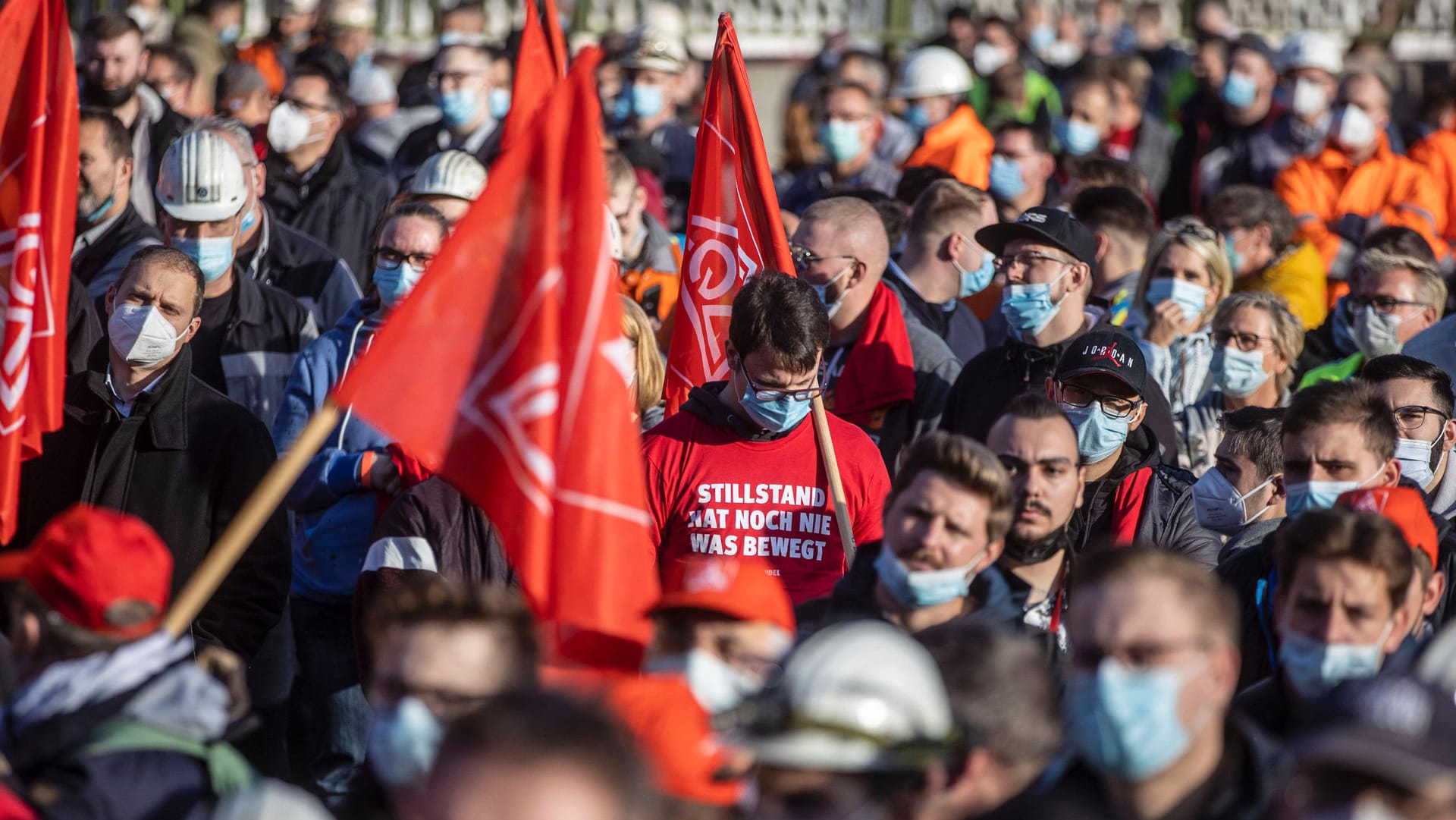 Demo der IG Metall (Archivbild): In diesem Jahr verhandelt die große Gewerkschaft in vielen Industriebetrieben neue Tarifverträge aus. Dabei sollen auch die gestiegenen Energiepreise und die hohe Inflation berücksichtigt werden, fordert die Gewerkschaft.