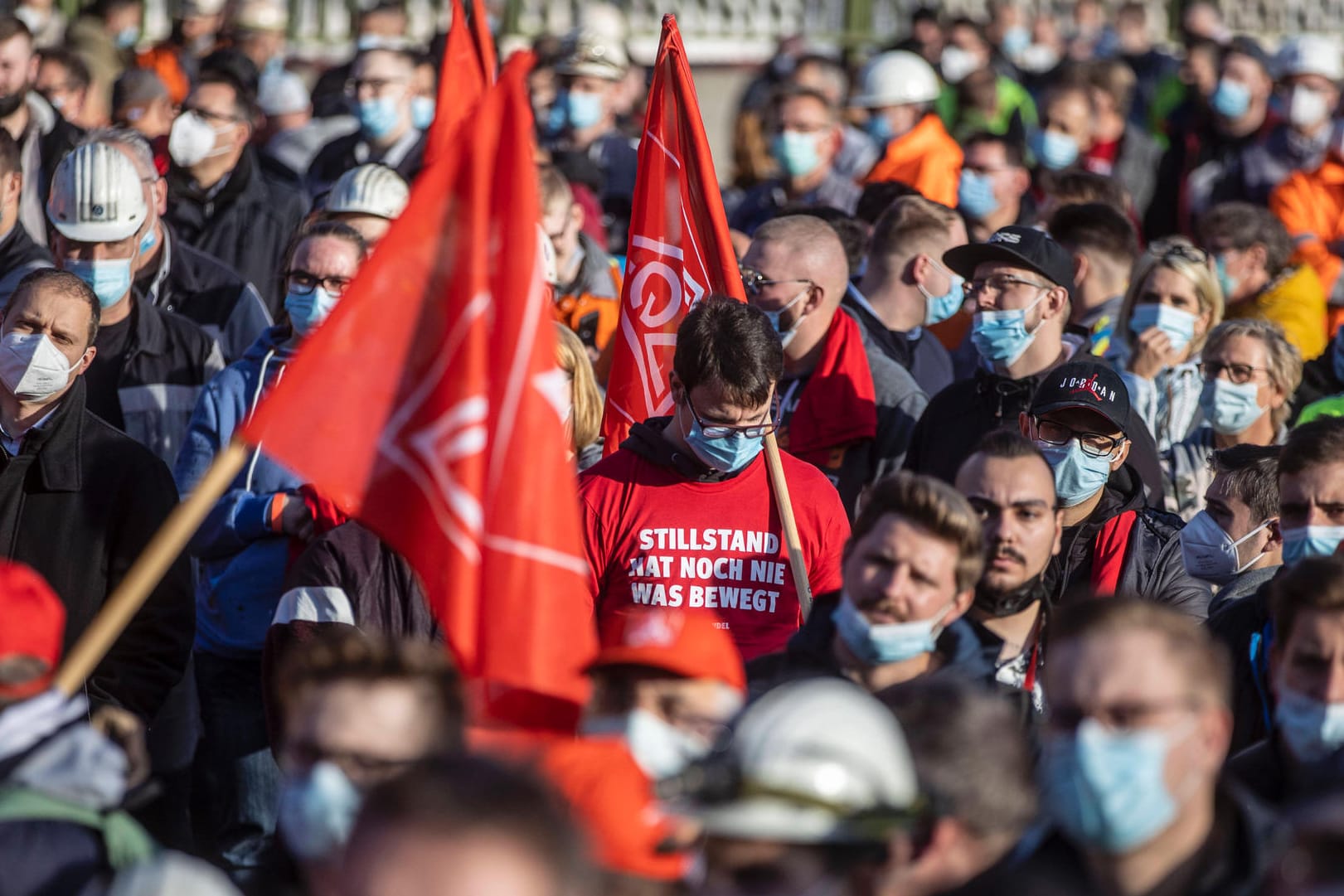 Demo der IG Metall (Archivbild): In diesem Jahr verhandelt die große Gewerkschaft in vielen Industriebetrieben neue Tarifverträge aus. Dabei sollen auch die gestiegenen Energiepreise und die hohe Inflation berücksichtigt werden, fordert die Gewerkschaft.