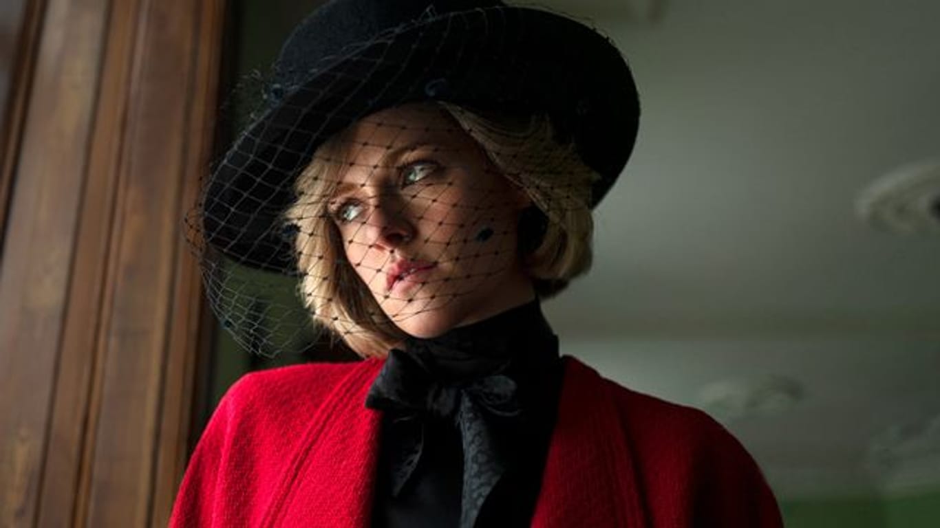 Kristen Stewart als Diana in einer Szene des Films "Spencer".