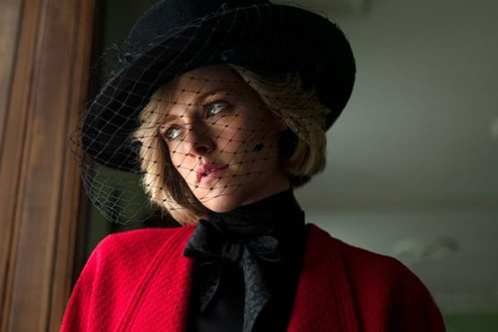 Kristen Stewart als Diana in einer Szene des Films "Spencer".