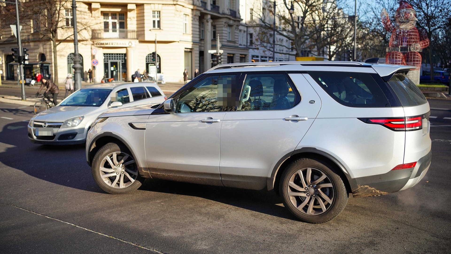 SUV-Wagen brauchen mehr Platz und oft auch mehr Benzin als normale Autos.