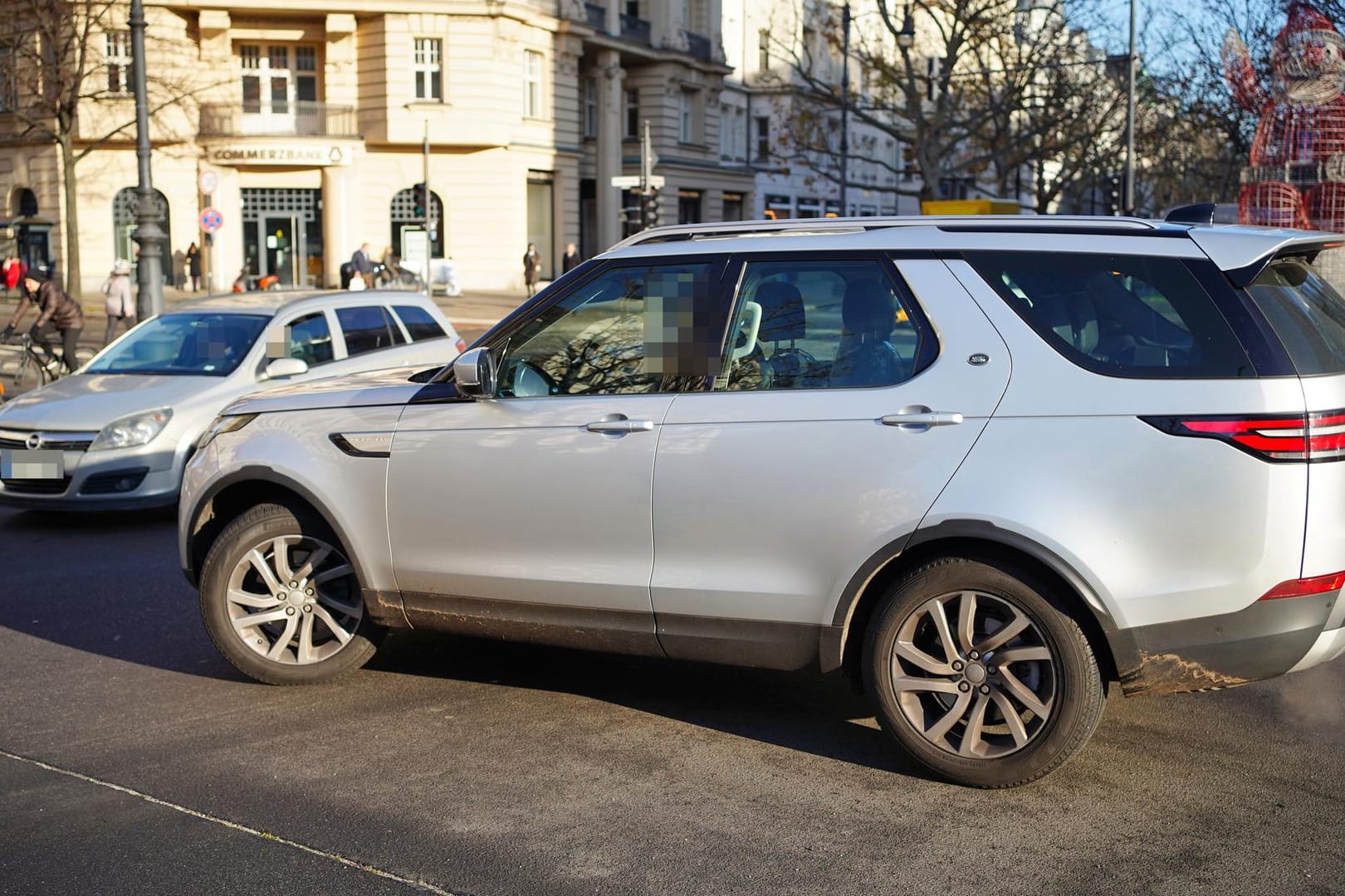 SUV-Wagen brauchen mehr Platz und oft auch mehr Benzin als normale Autos.