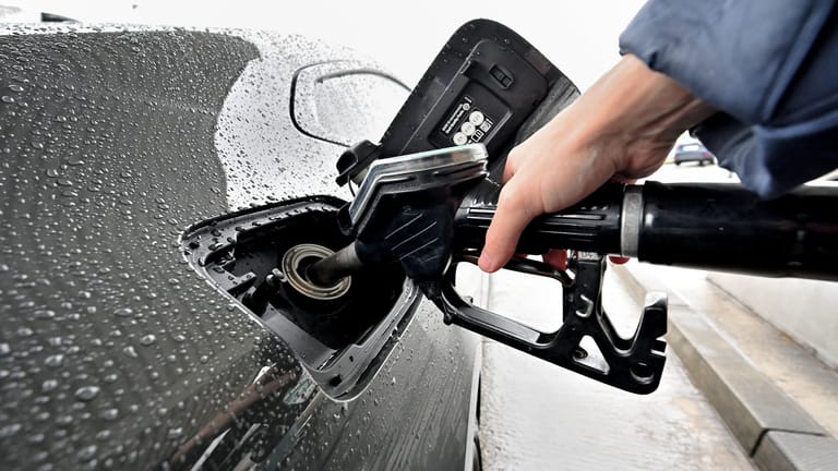 Tanken ist wieder teurer: Die Dieselpreise erreichen ein neues Rekordhoch.