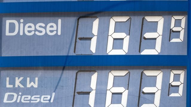 Neues Allzeithoch: Im Bundesdurchschnitt kostet Diesel derzeit 1,601 Euro pro Liter, örtlich auch deutlich mehr.