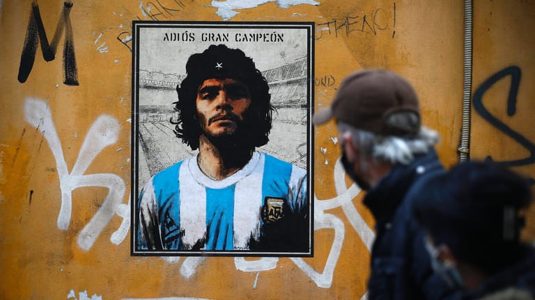 Straßenbild aus Rom: Überall auf der Welt sind Maradona-Zeichnungen in den Städten zu finden.