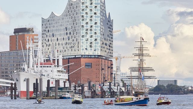 Die Elbphilharmonie ist als kulturelles Wahrzeichen der Hansestadt nicht mehr wegzudenken. Die Elbphilharmonie ist als kulturelles Wahrzeichen der Hansestadt nicht mehr wegzudenken.