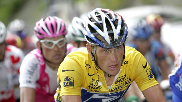 Es waren legendäre Duelle: Lance Armstrong bei der Tour de France, hinter ihm Jan Ulrich.