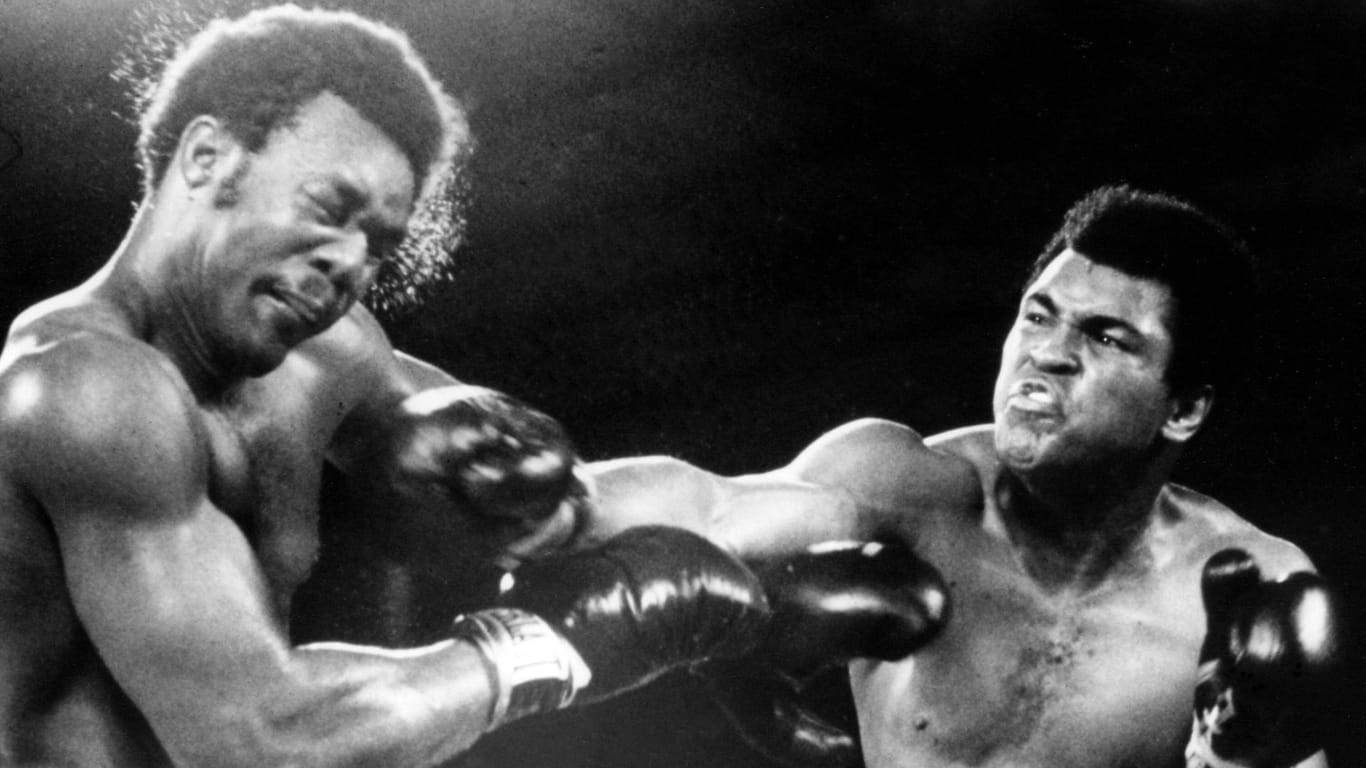 Im Jahr 1974: Muhammad Ali (r.) boxt im afrikanischen Kinshasa gegen George Foreman.