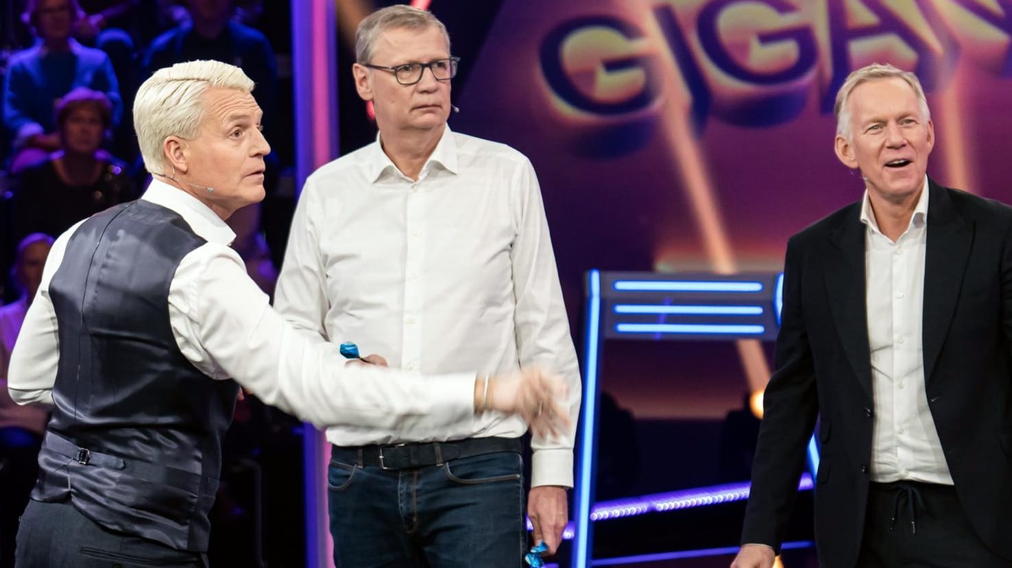 "Gipfel der Quizgiganten": Guido Cantz, Günther Jauch und Johannes B. Kerner spielen gegen wechselnde Kandidaten.