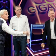 "Gipfel der Quizgiganten": Guido Cantz, Günther Jauch und Johannes B. Kerner spielen gegen wechselnde Kandidaten.