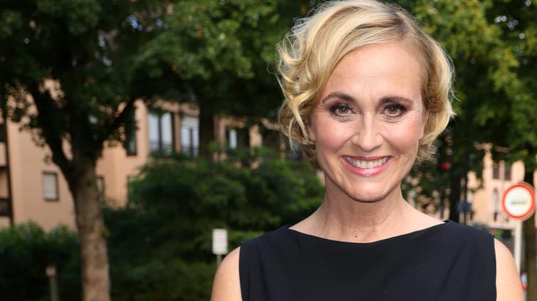 Caren Miosga: Die Journalistin moderiert die "Tagesthemen".