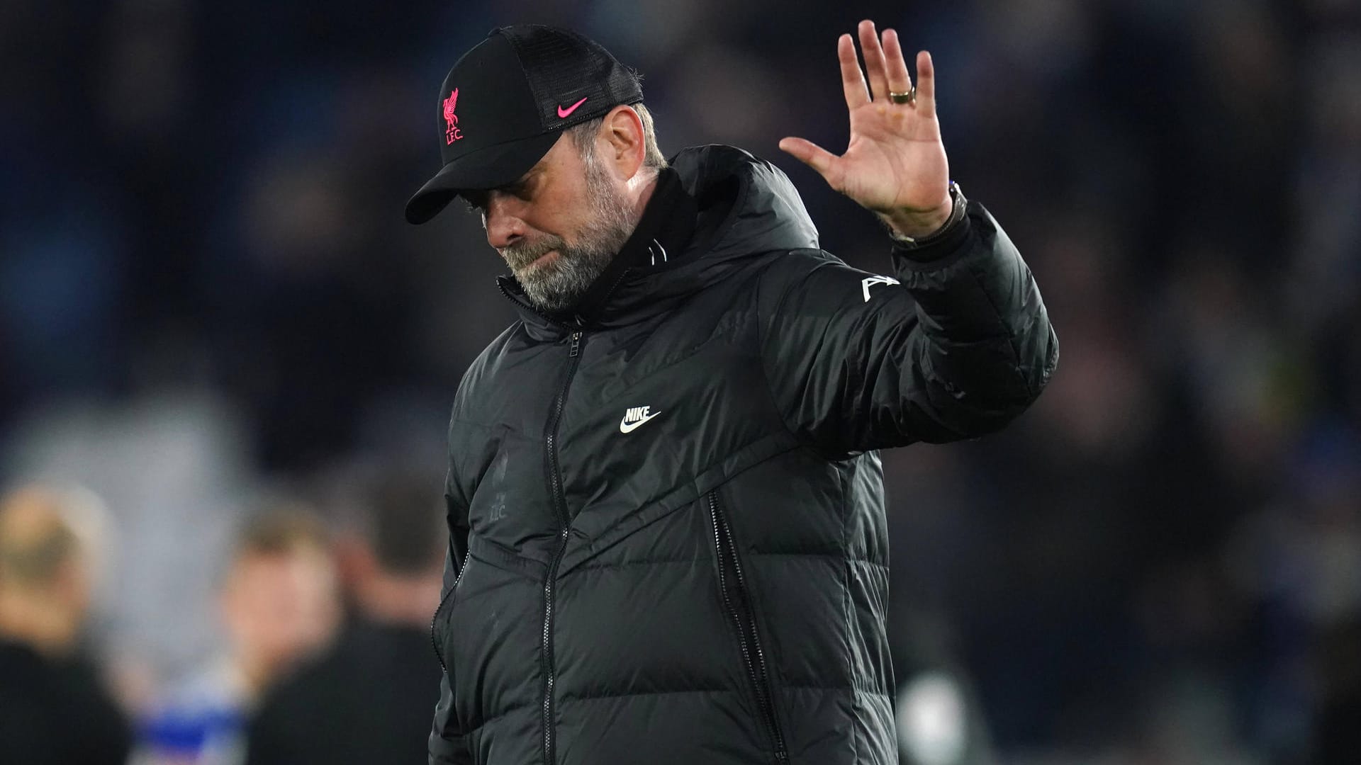 Jürgen Klopp: Dem Verein des deutschen Trainers droht Ärger. Jürgen Klopp: Dem Verein des deutschen Trainers droht Ärger.