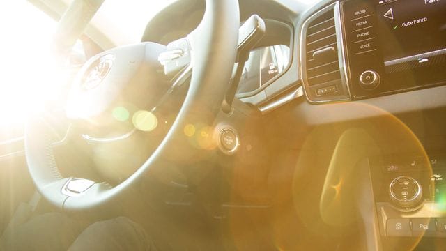 Sonnige Zeiten für Pendler? Wer für den Beruf einen weiten Weg hat und wenig verdient, kann unter Umständen mit der Mobilitätsprämie seine Steuerlast senken. Sonnige Zeiten für Pendler? Wer für den Beruf einen weiten Weg hat und wenig verdient, kann unter Umständen mit der Mobilitätsprämie seine Steuerlast senken.
