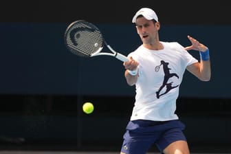 Novak Djokovic auf dem Spielfeld: Ob er auch bei den Australian Open antreten darf, wird sich zeigen.