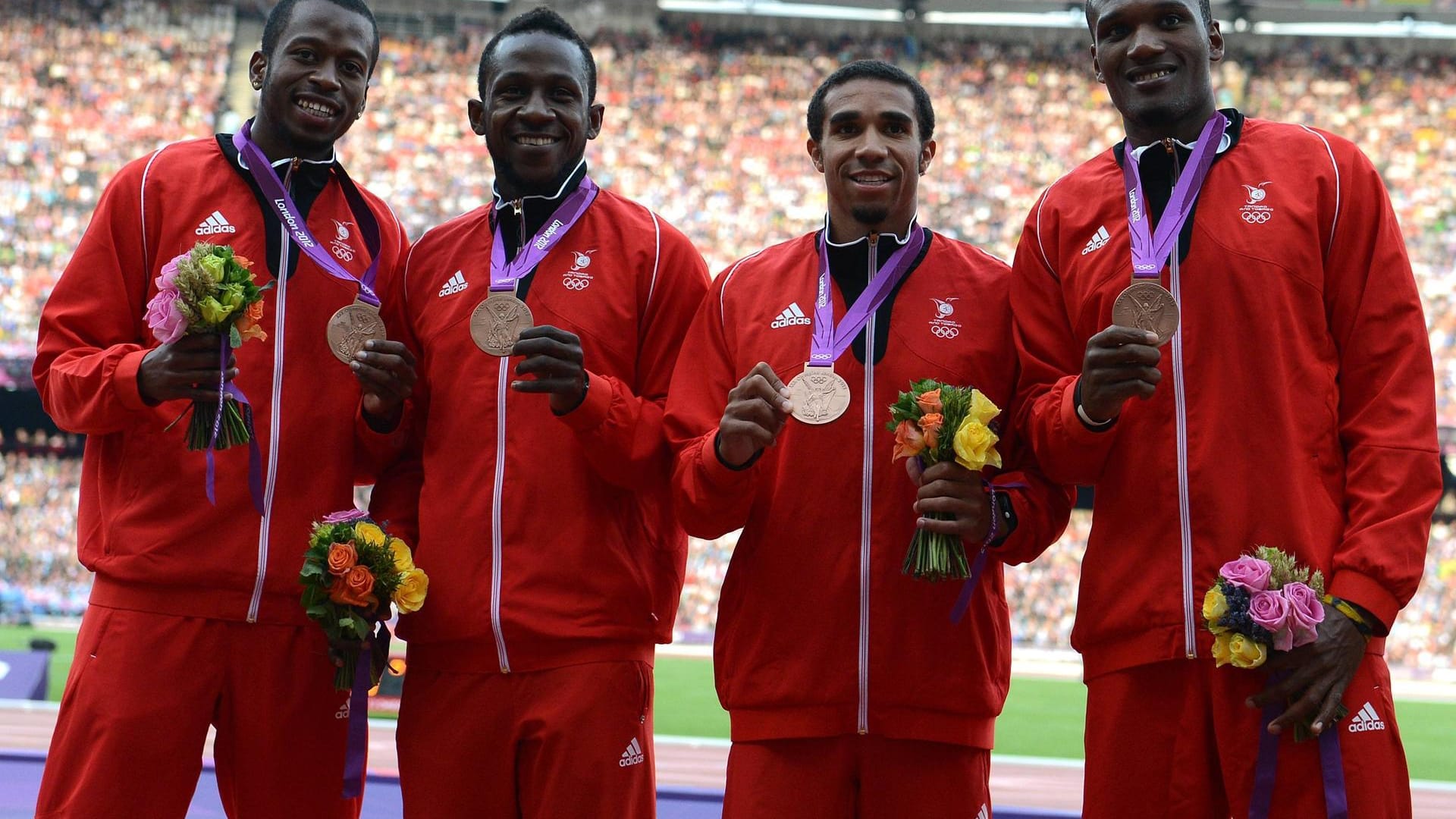 Deon Lendore (l.) nach dem Gewinn der Bronzemedaille.