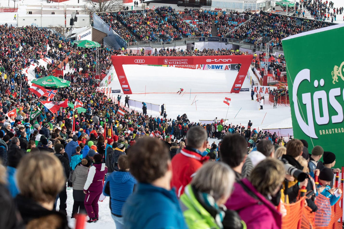 Fans an der Streif in Kitzbühel: Auch 2022 werden 1.000 von ihnen vor Ort sein können.