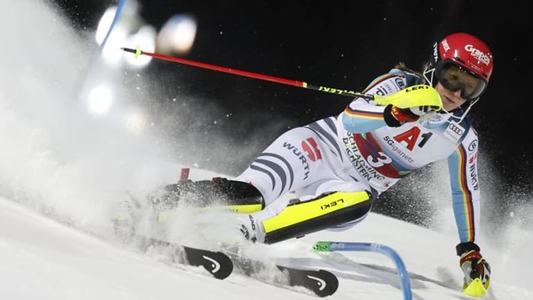 Rast beim Slalom in Schladming aufs Podest: Lena Dürr in Aktion.