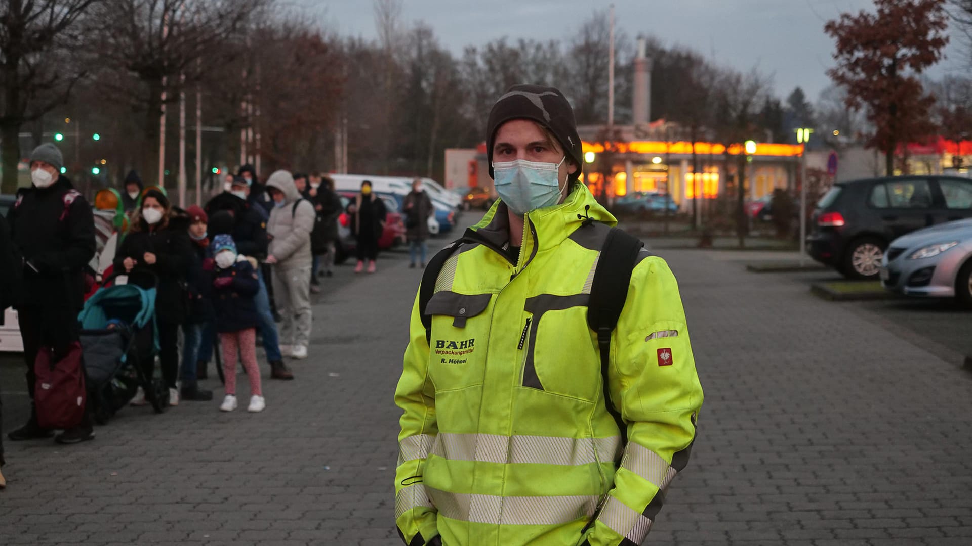 An der Teststation im Bremen-Habenhausen: Nach 40 Minuten hat René Höhnel seinen Coronatest hinter sich.