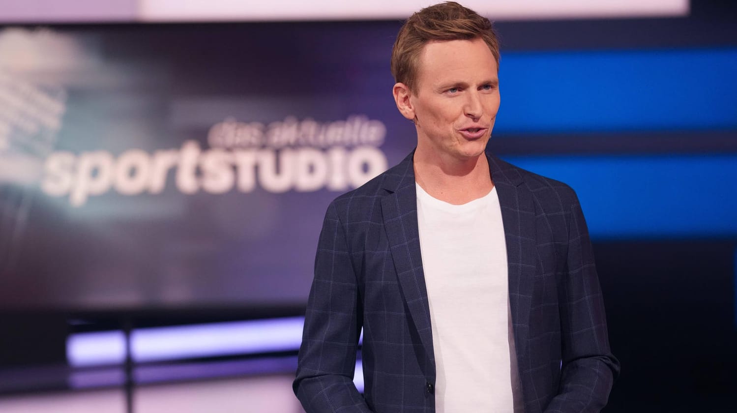 Jochen Breyer: Der Moderator ist Teil des ZDF-Teams bei der WM 2022 in Katar. Jochen Breyer: Der Moderator ist Teil des ZDF-Teams bei der WM 2022 in Katar.
