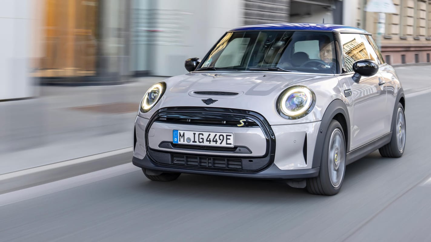 Mini Cooper SE: Er hat nicht den Ruf, zu den richtig günstigen Autos zu zählen. Ein Blick auf die Unterhaltskosten könnte diese Einschätzung ändern.