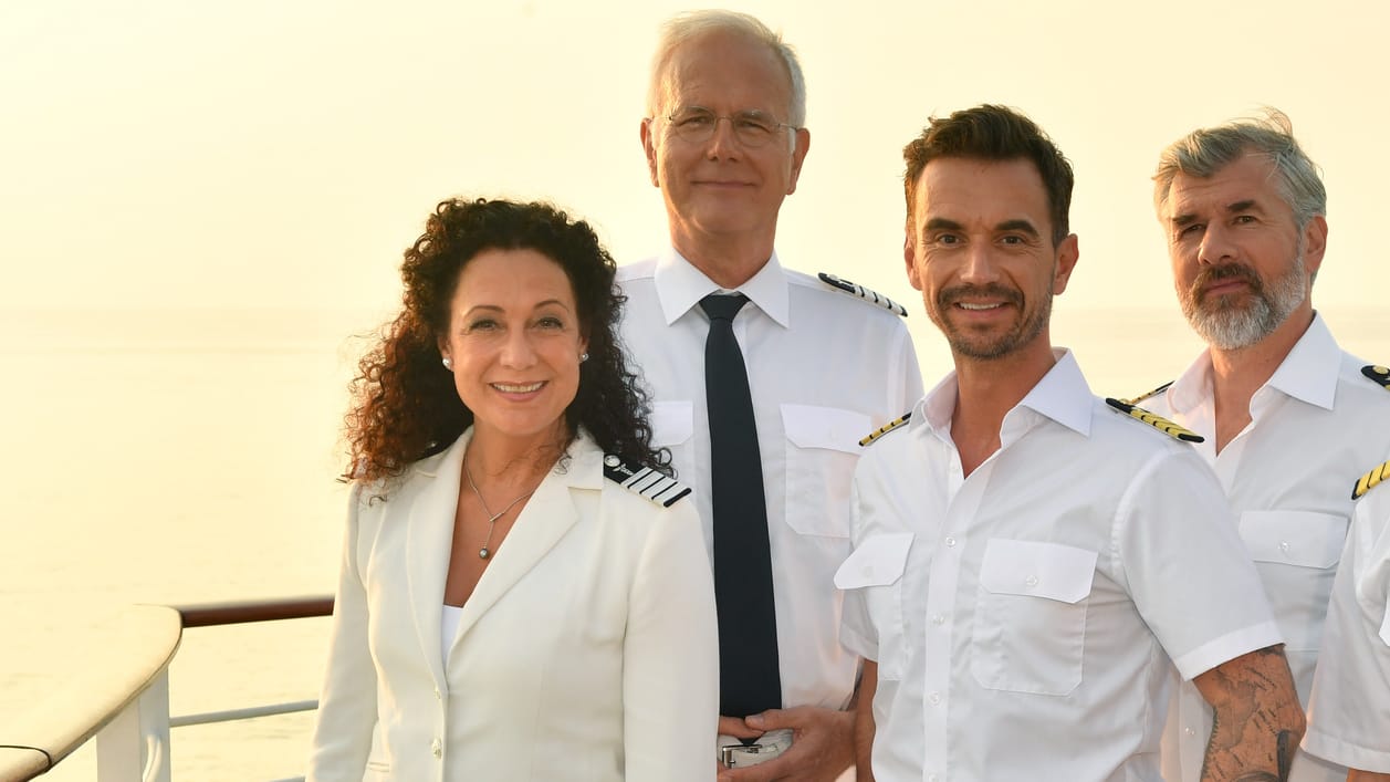 "Das Traumschiff": Wird Harald Schmidt als Oskar Schifferle nicht mehr Teil der Crew um Kapitän Max Parger (Florian Silbereisen) sein?