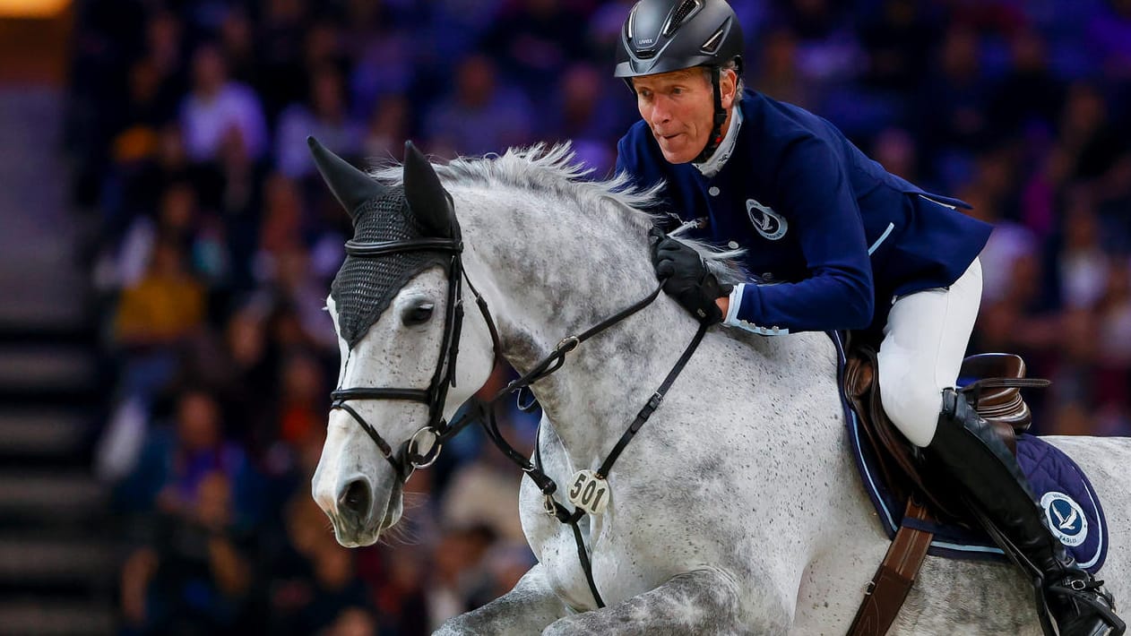 Springreiter Ludger Beerbaum: Quälte er sein Pferd auf dem eigenen Hof?