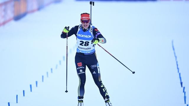 Von einem Top-Resultat noch weit entfernt: Denise Herrmann kommt in Ruhpolding ins Ziel.