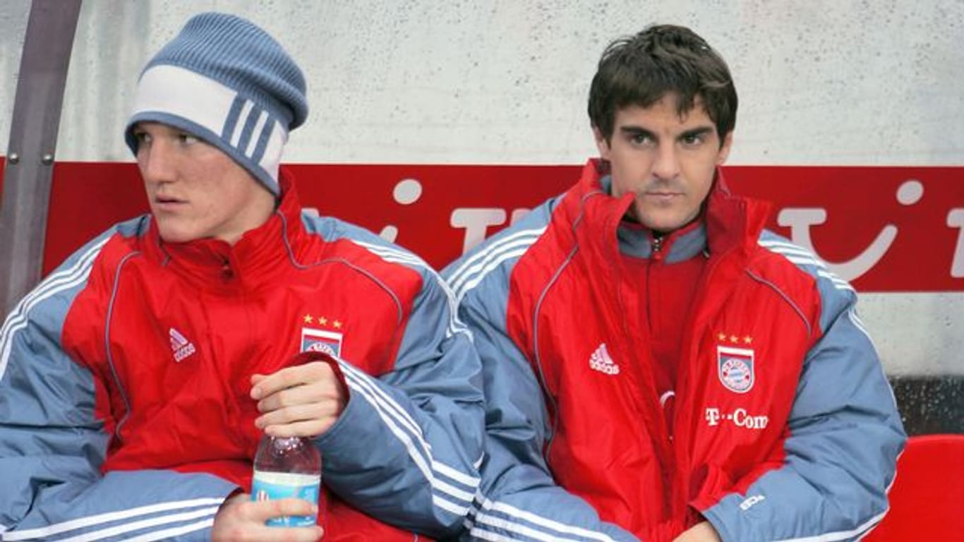 Bastian Schweinsteiger (l) und Sebastian Deisler 2006 als Wechselspieler des FC Bayern auf der Bank.