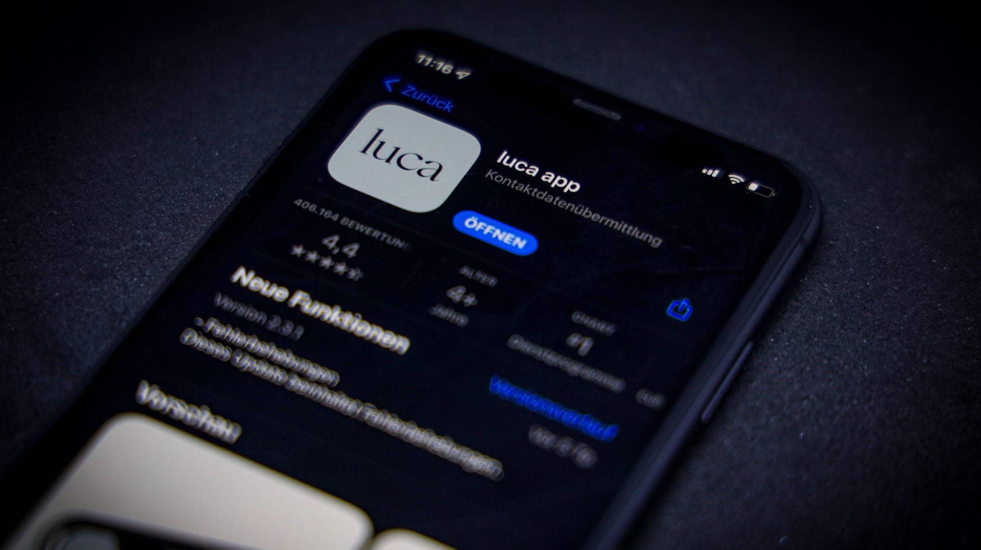Luca-App auf einem Handybildschirm: Als erstes Bundesland hat Schleswig-Holstein den Vertrag mit der App gekündigt. Luca-App auf einem Handybildschirm: Als erstes Bundesland hat Schleswig-Holstein den Vertrag mit der App gekündigt.