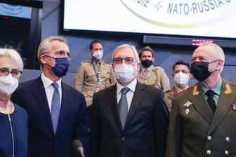 Nato-Russland-Rat tagt in Brüssel: Die Gespräche endeten zunächst ohne konkrete Annäherung.