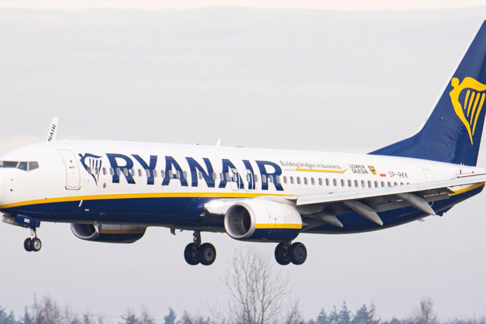 Ryanair-Maschine (Symbolbild): Die Fluggesellschaft ist an weiteren Start- und Landerechten interessiert.