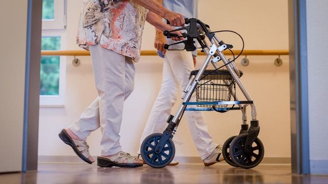 Eine Studie beklagt fehlende Transparenz über die Qualität von Pflegeheimen. Eine Studie beklagt fehlende Transparenz über die Qualität von Pflegeheimen.