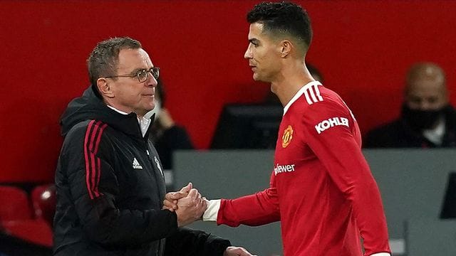 Bricht eine Lanze für ManUnited-Coach Ralf Rangnick (l): Cristiano Ronaldo. Bricht eine Lanze für ManUnited-Coach Ralf Rangnick (l): Cristiano Ronaldo.