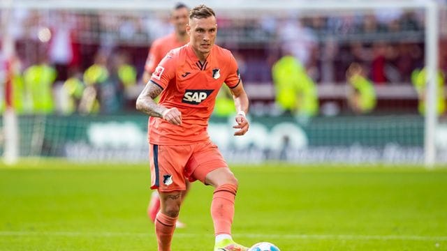 Die TSG Hoffenheim spricht mit Nationalspieler David Raum über eine Vetragsverlängerung. Die TSG Hoffenheim spricht mit Nationalspieler David Raum über eine Vetragsverlängerung.