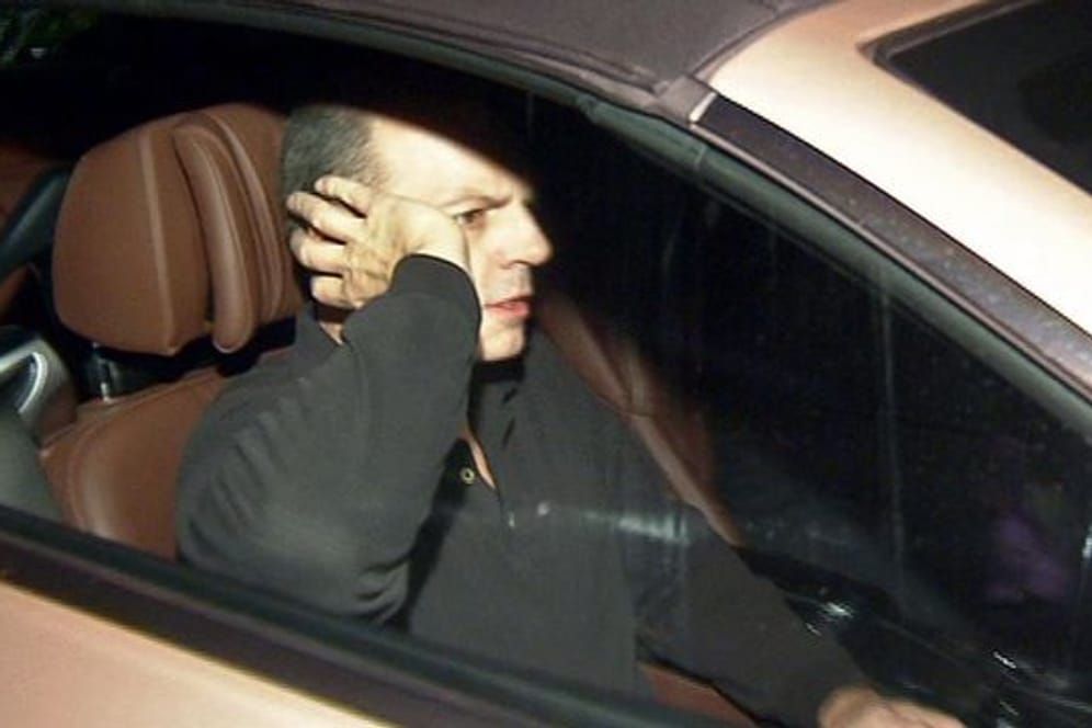 Der verurteilte Reemtsma-Entführer Thomas Drach beim Verlassen des Gefängnisses 2013.