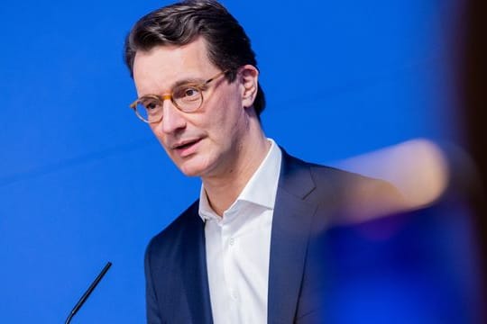 Hendrik Wüst (CDU) ist Ministerpräsident von Nordrhein-Westfalen.