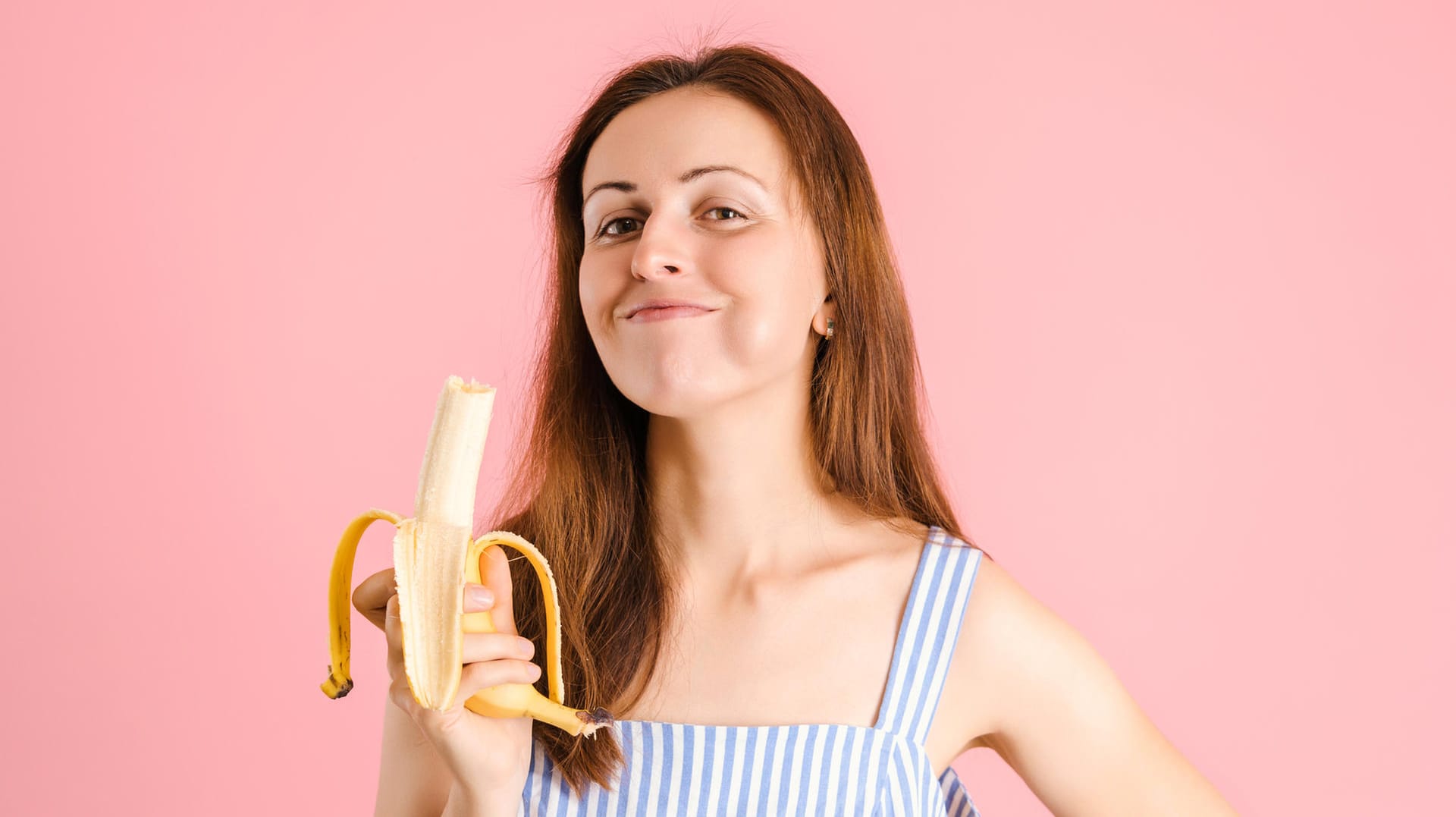 Bananen: Schälen Sie das Obst zum Stiel hin.