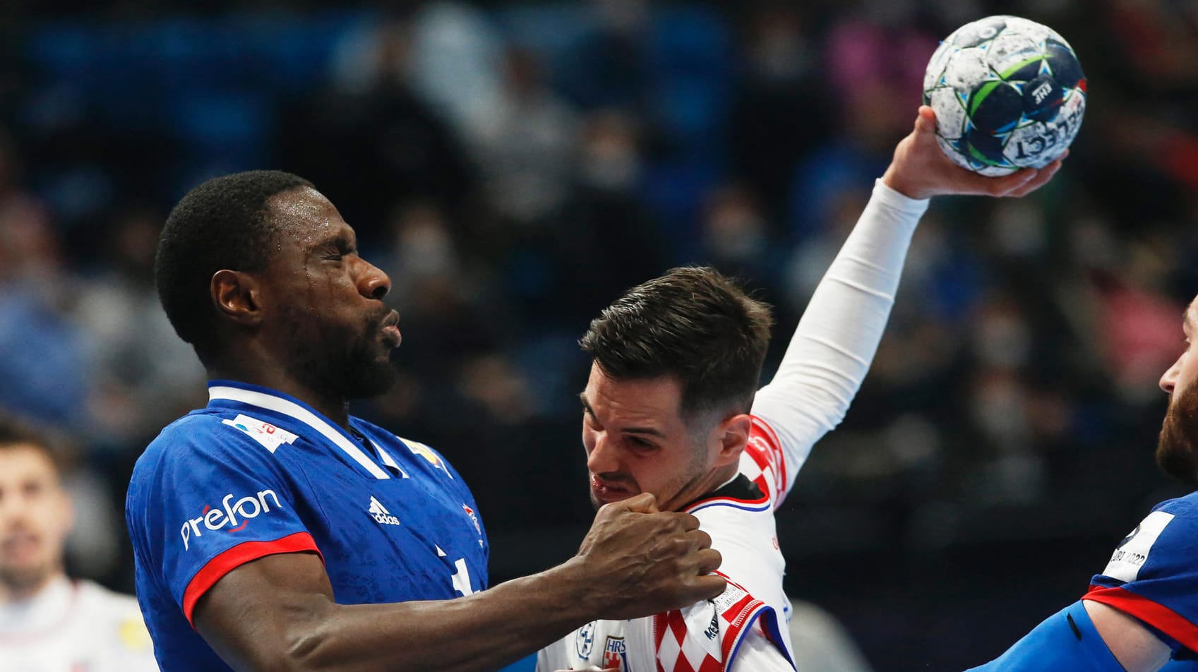 Nichts geschenkt: Irrer Fight zwischen Frankreich und Kroatien bei der Handball-EM.