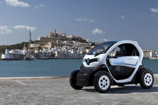 Vier Räder und ein Dach über den Kopf: Fahrzeuge wie der Twizy von Renault üben sich in Minimalismus.