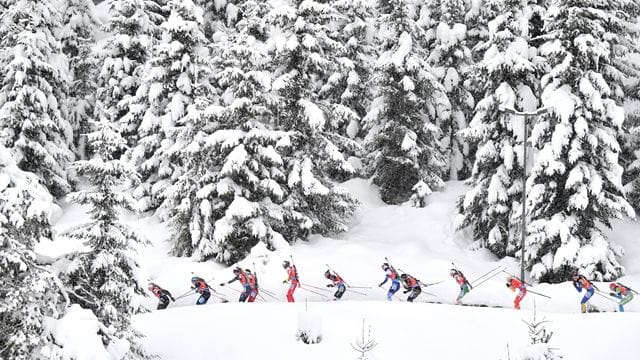 Die Biathletinnen beim Teamrennen in Hochfilzen.