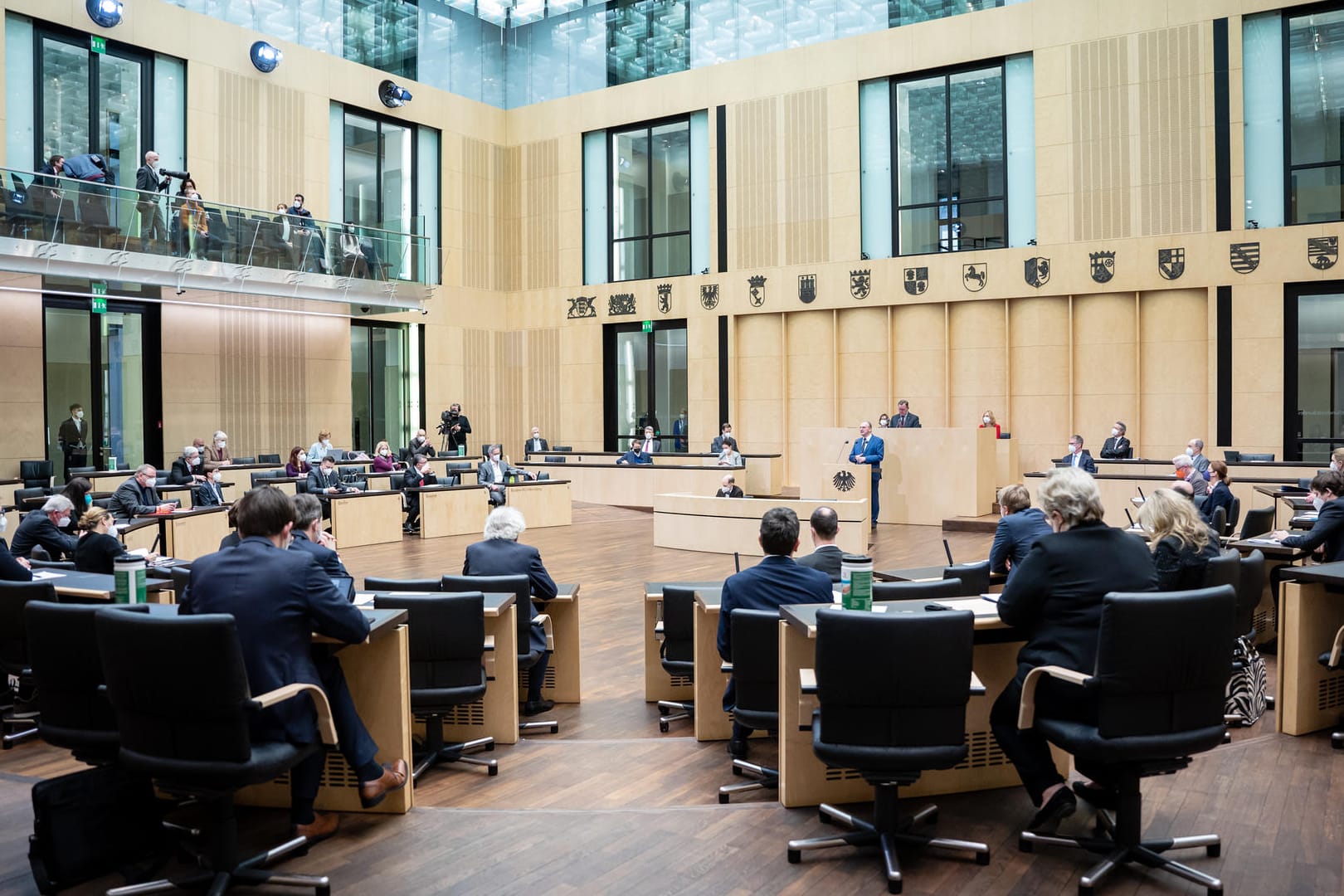 Reiner Haseloff (CDU), Ministerpräsident von Sachsen-Anhalt, spricht bei der Sondersitzung anlässlich der Änderungen der COVID-19-Schutzmaßnahmen-Ausnahmenverordnung im Deutschen Bundesrat.