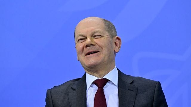 Bundeskanzler Olaf Scholz auf einer Pressekonferenz.